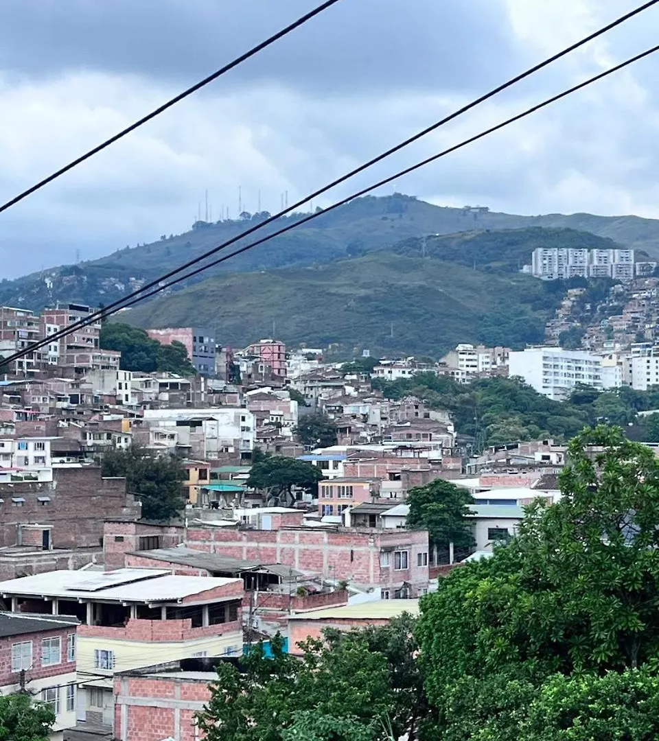 Apartamento En Libertadores - San Antonio - Zona Turistica De Cali 0*,